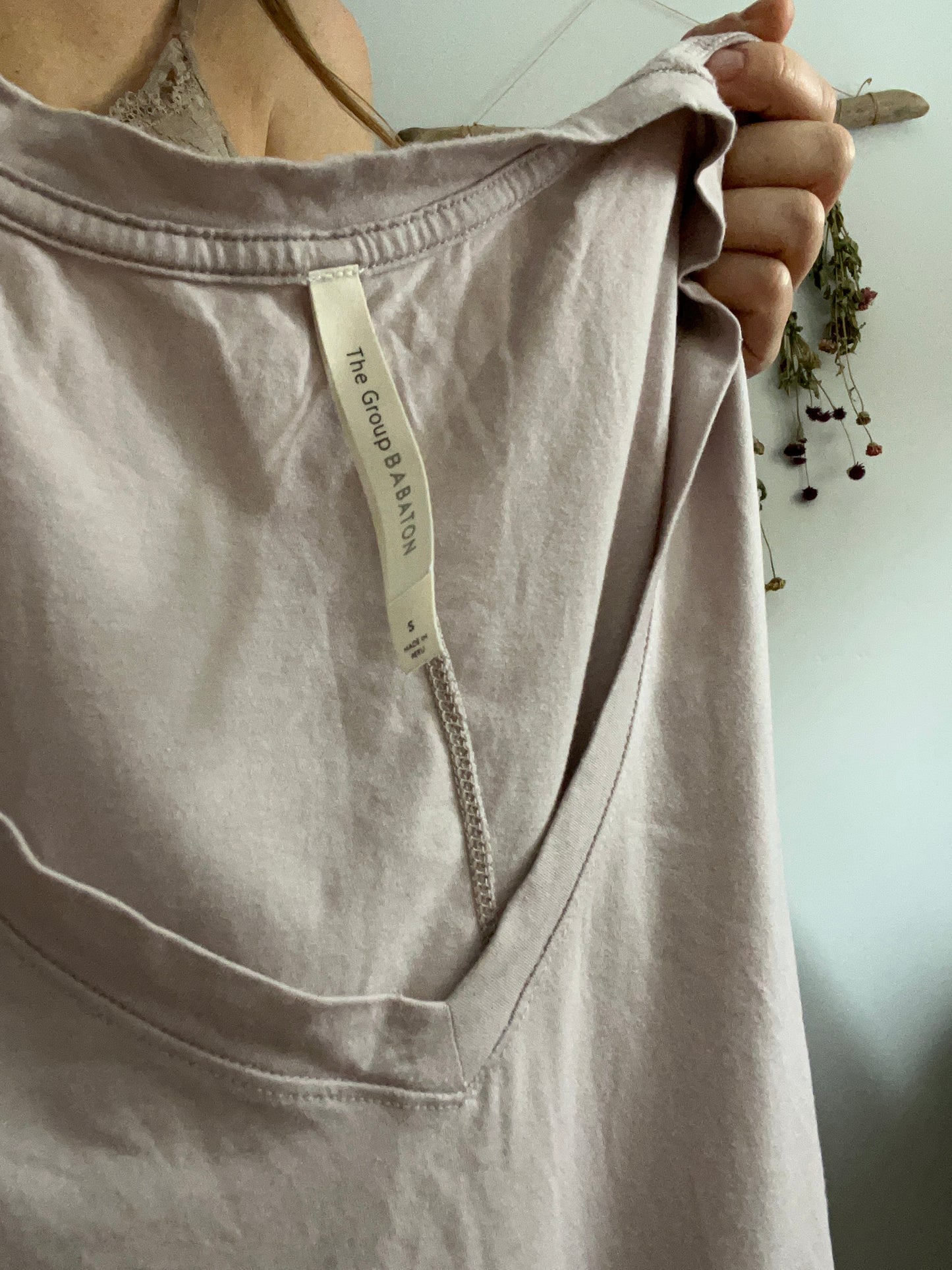 Nearly New Babaton tee SIZE small