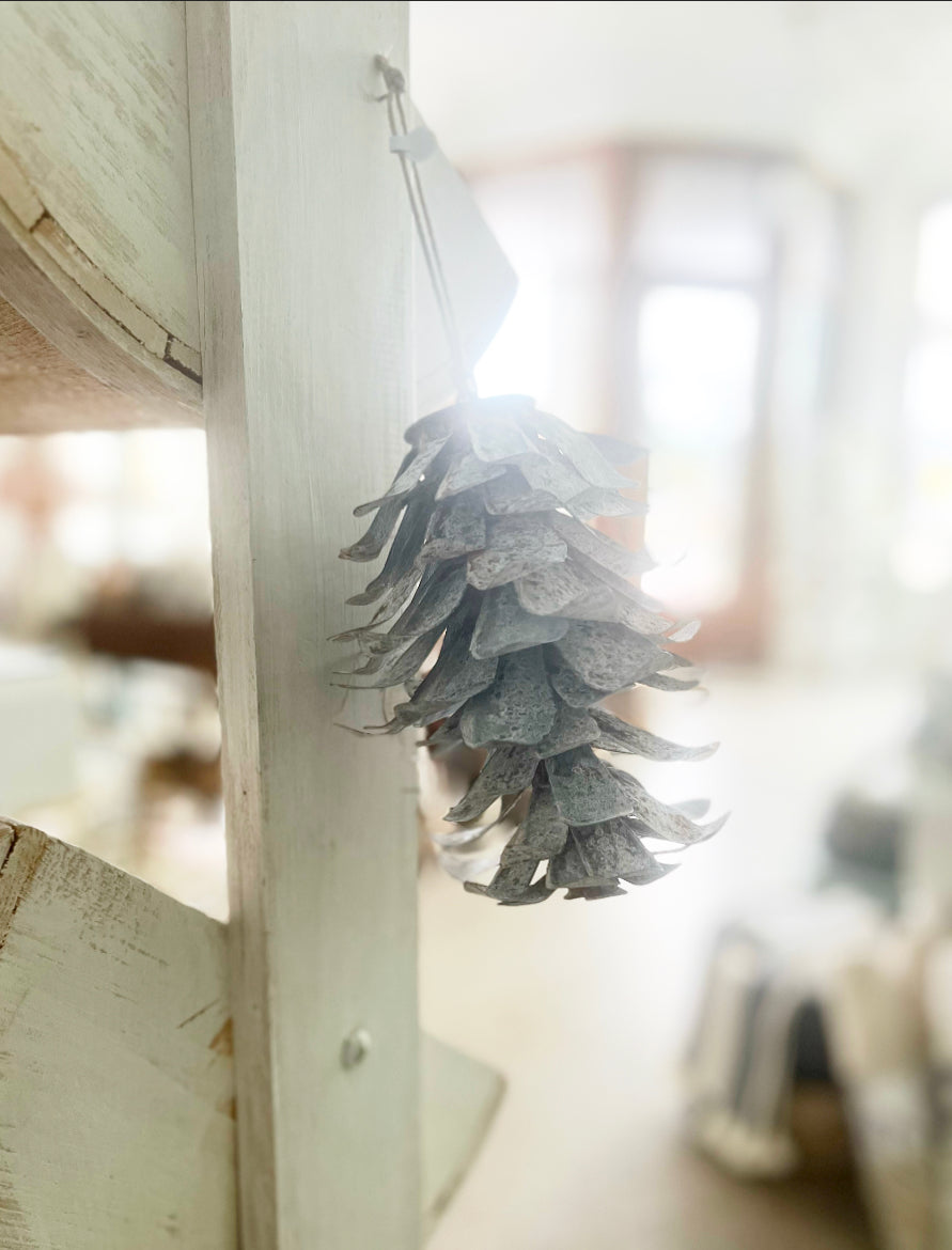 Rustic Pinecone - Medium