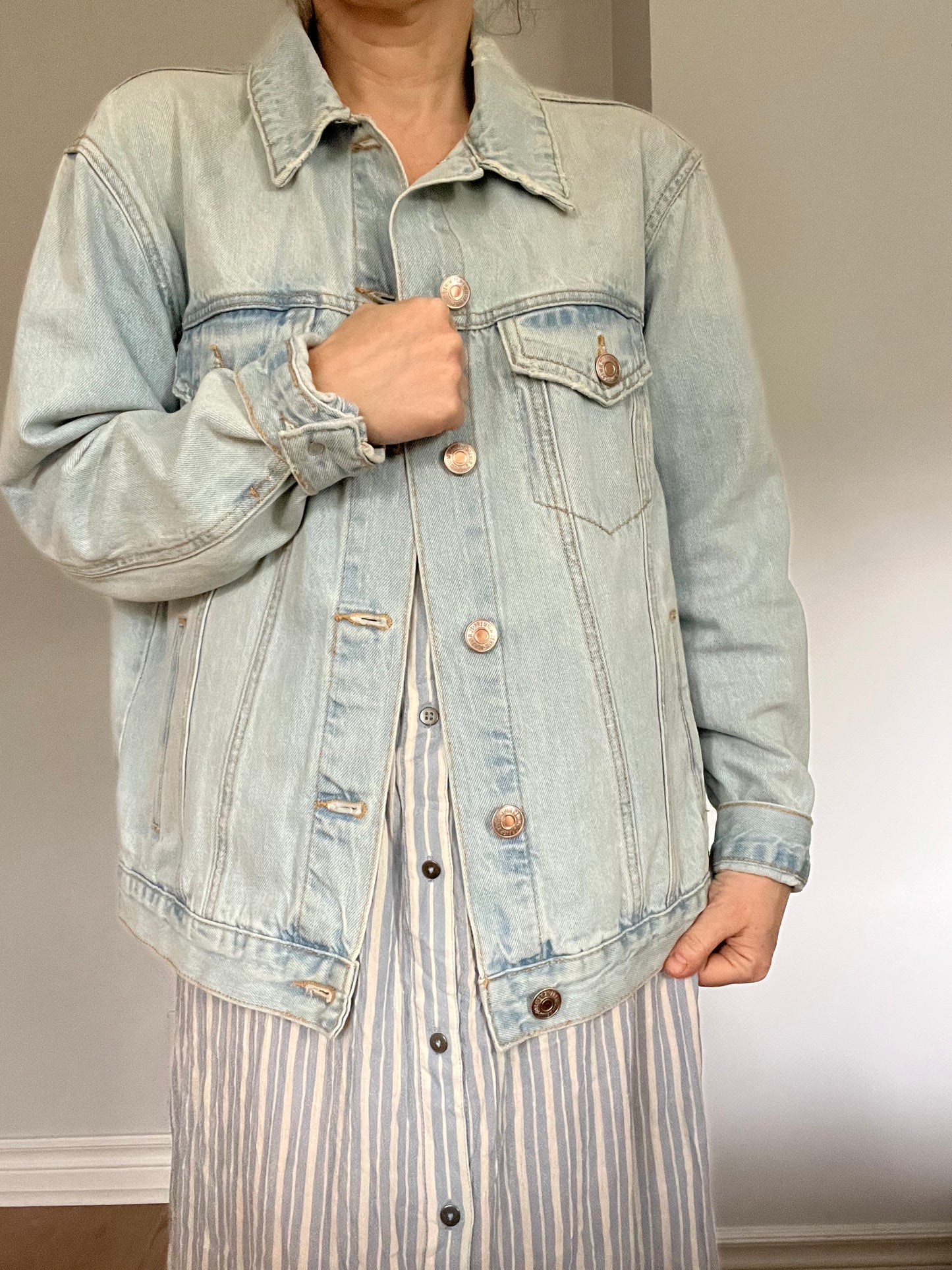 Light wash denim jacket SIZE small