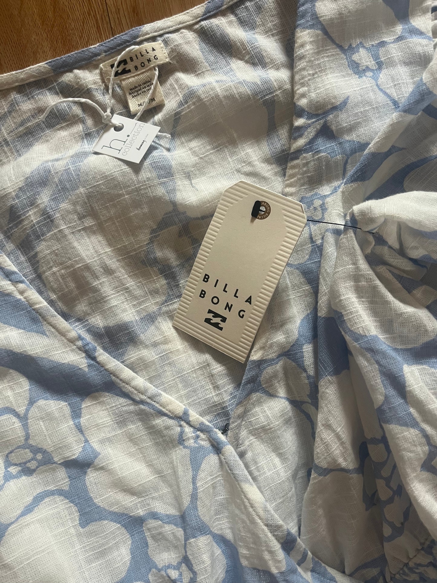 Billabong dress NWT size medium