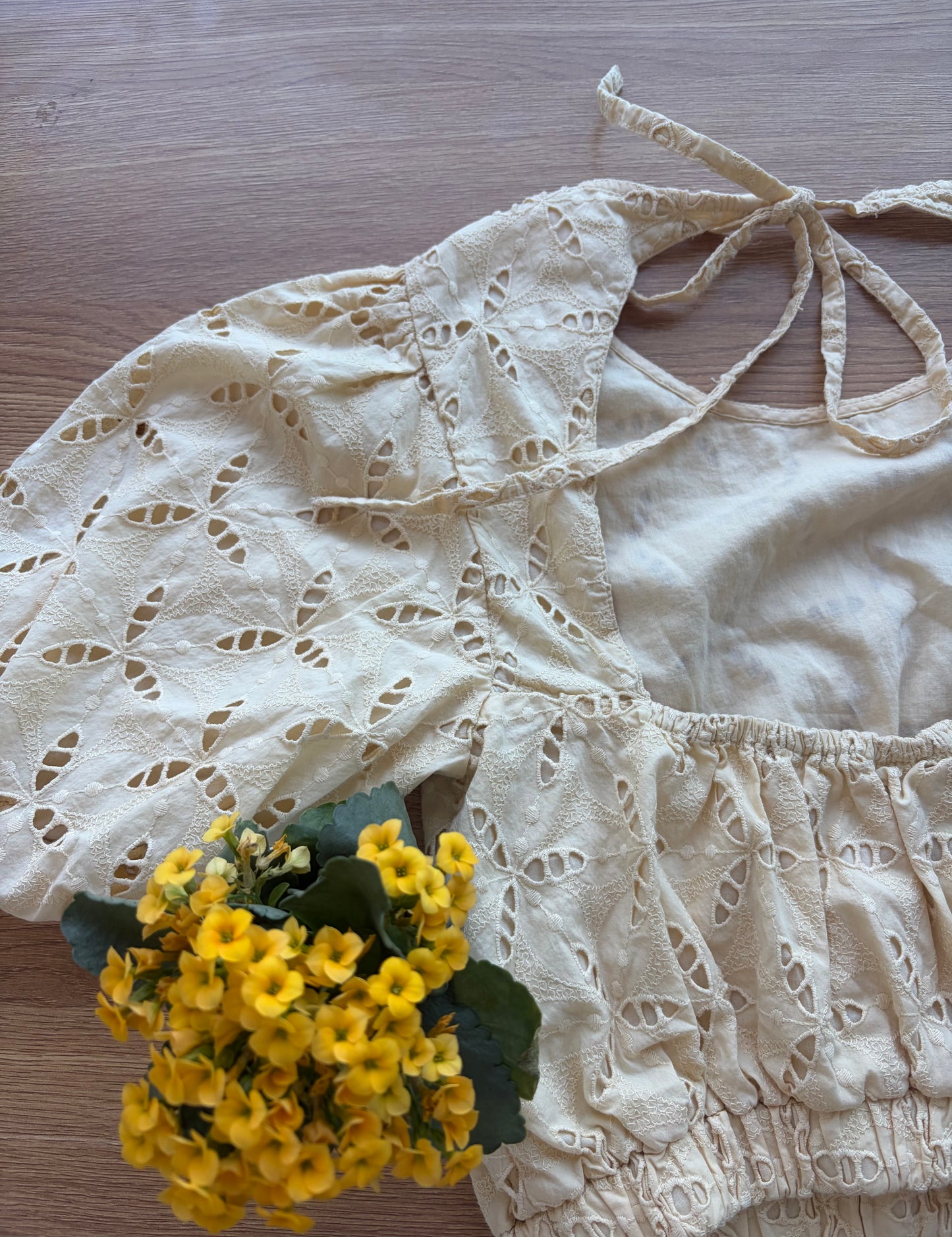 Eyelit butter yellow tie top SIZE 4 US