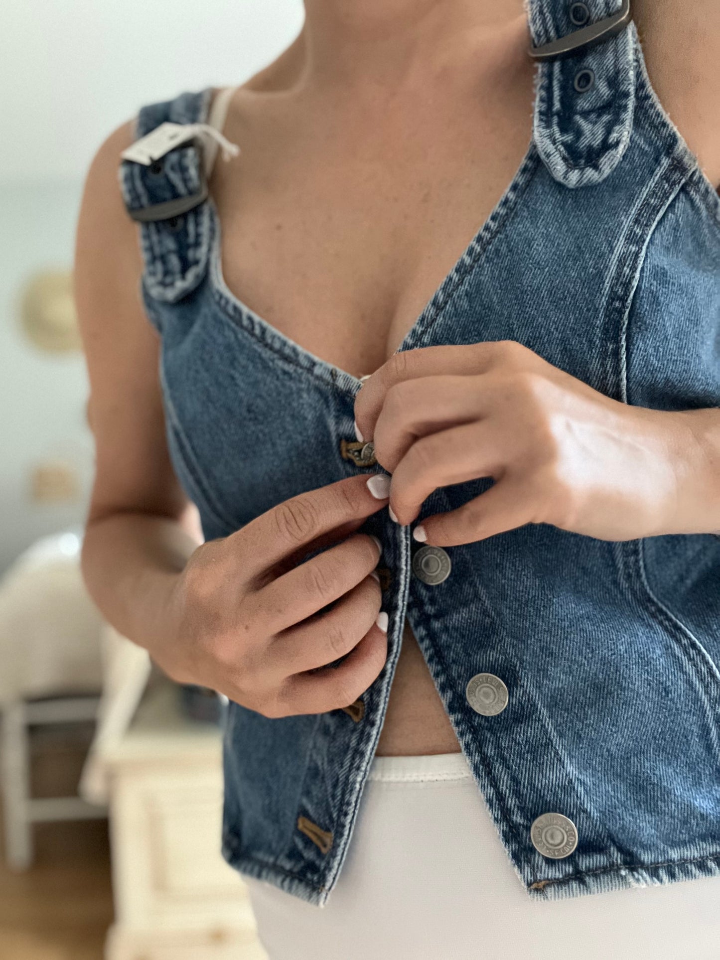 Levi’s denim vest SIZE small