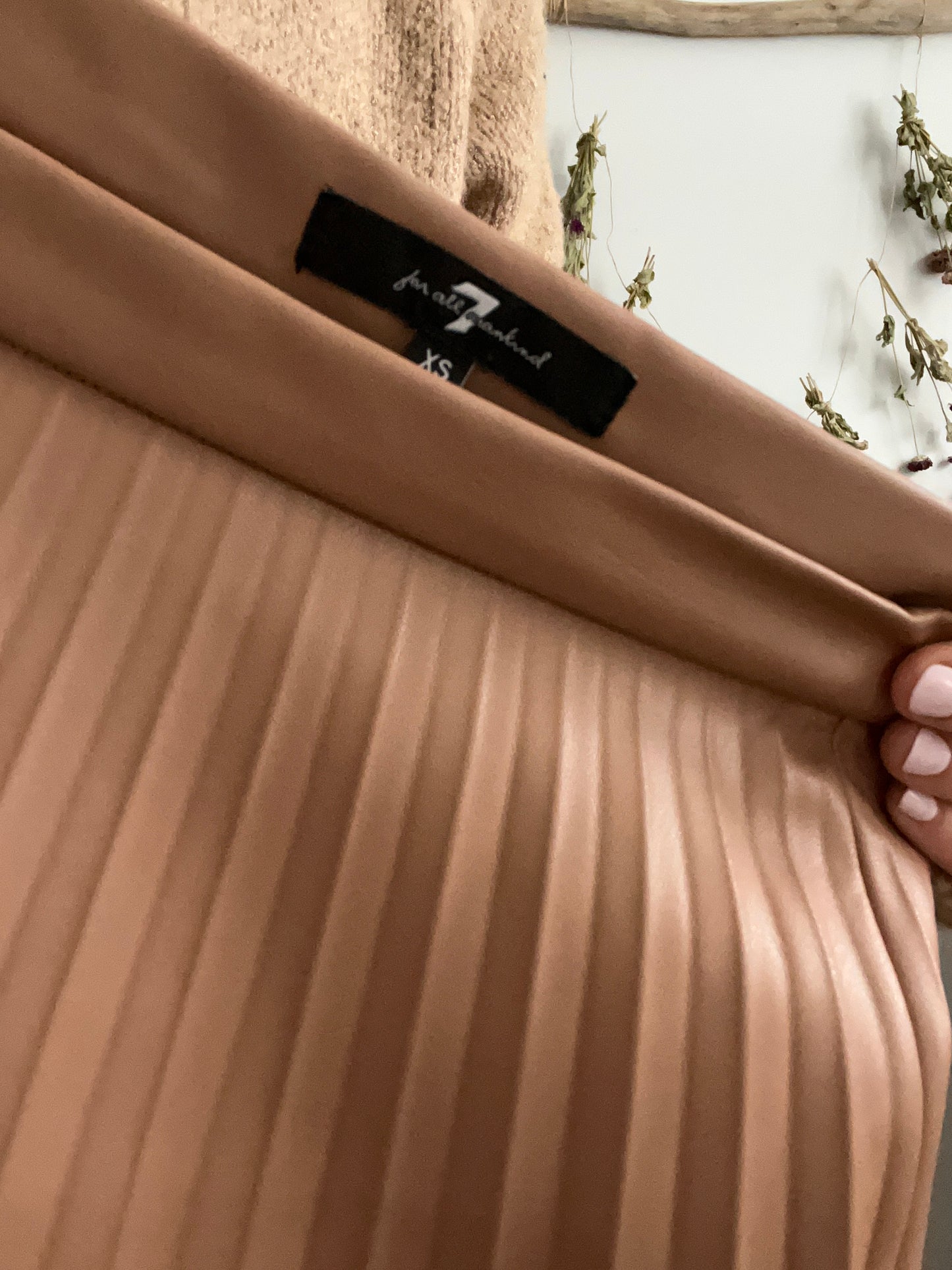 7 For All Mankind pleated skirt SIZE XS