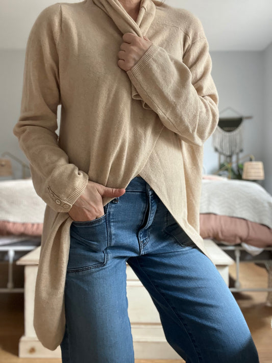 100% pure cashmere poncho (small imperfection on pocket)