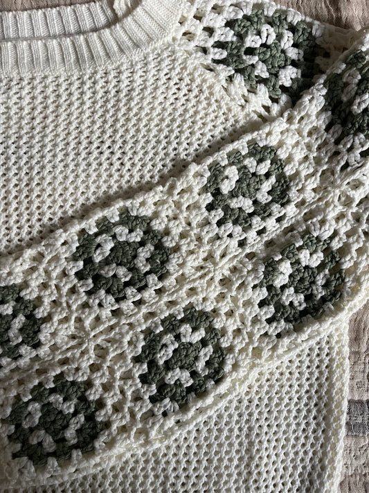 Cream and sage loose knit sweater SIZE medium