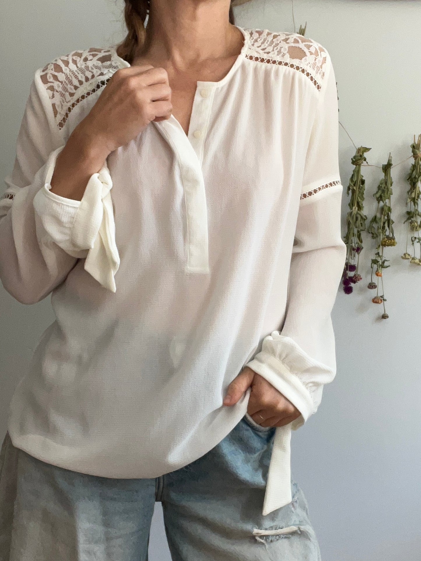 Lace long sleeve blouse with tie wrists SIZE small