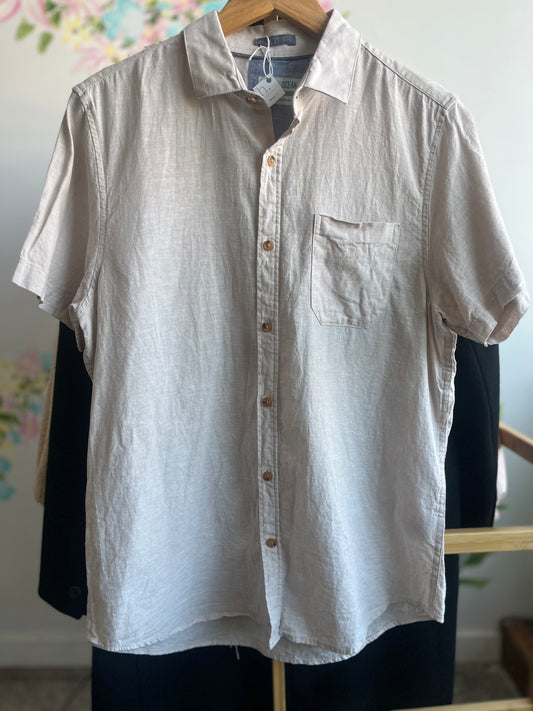 Men’s Linen/Cotton Blend button up SIZE medium