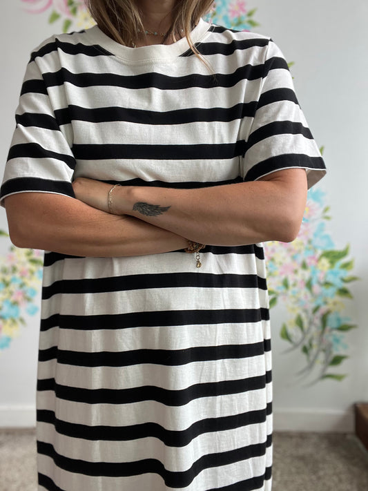 Striped cream and black dress SIZE MEDIUM