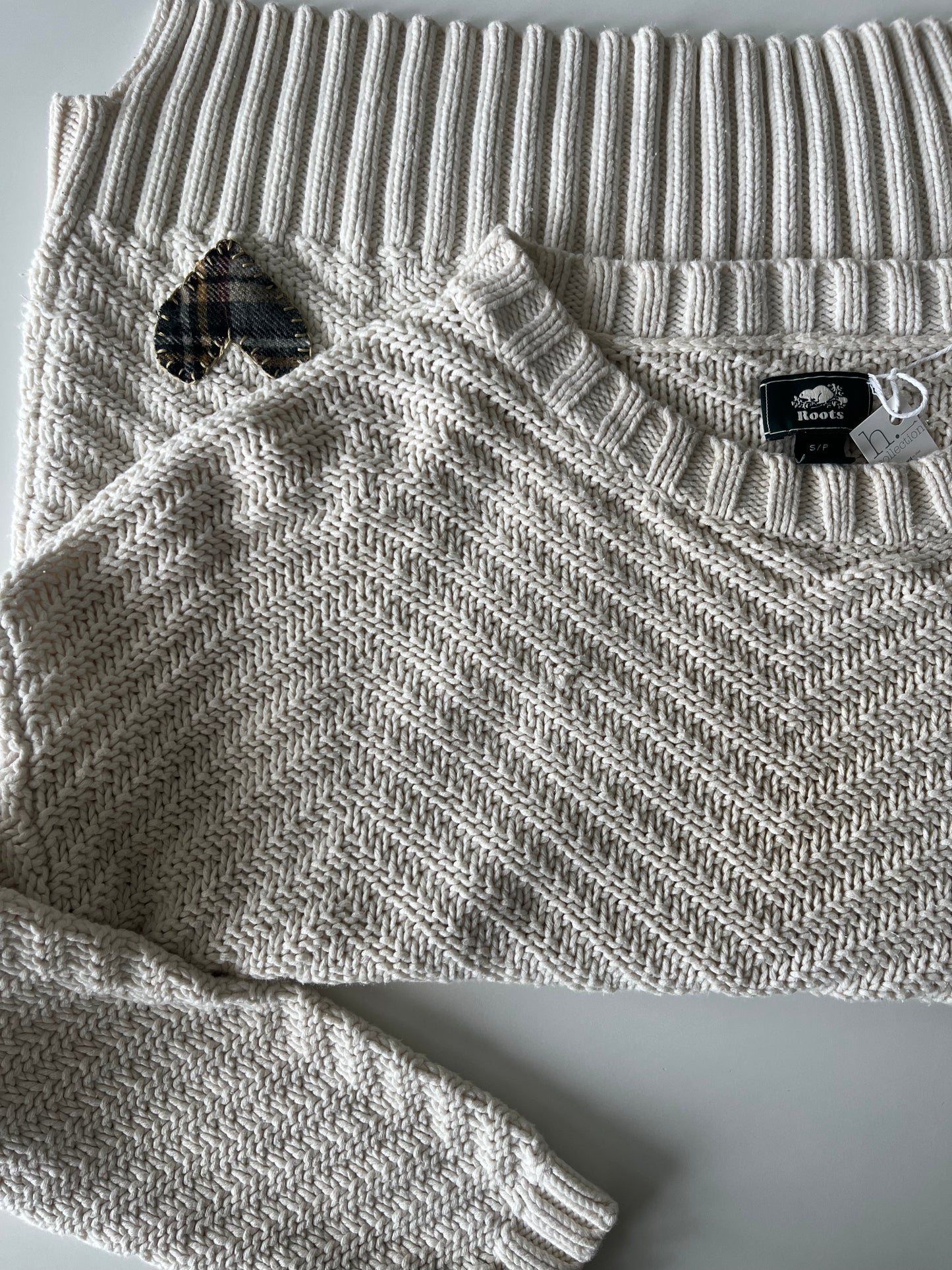 Roots heart sweater SIZE small