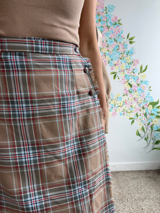 Vintage 100% wool skirt from Yarmouth Nove Scotia SIZE 6 (fits very tiny)