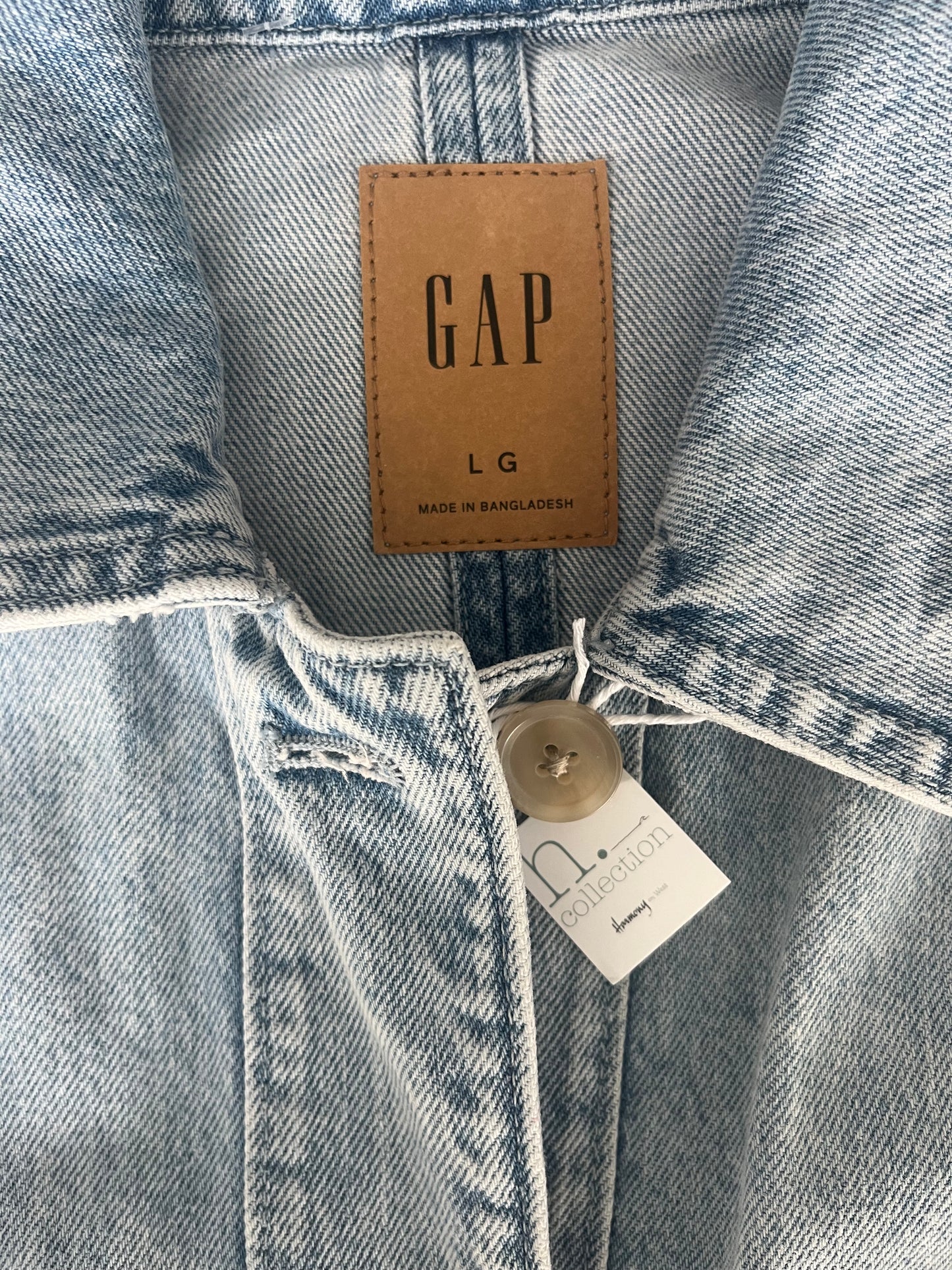NWT gap denim jacket SIZE large